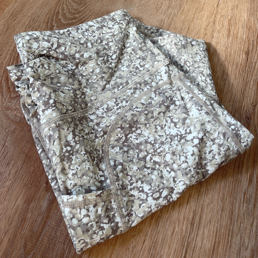 Zyia olive and cream ruched luxe legging. So soft and comfortable